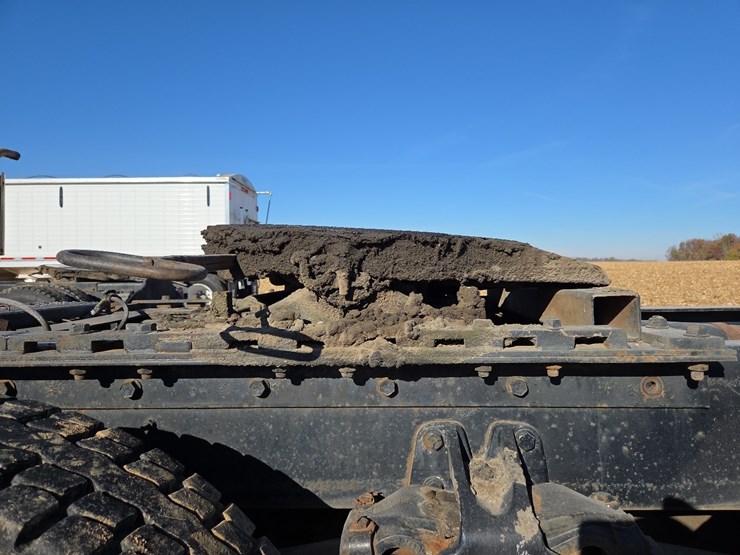 1988-freightliner-day-cab-semi-image-19