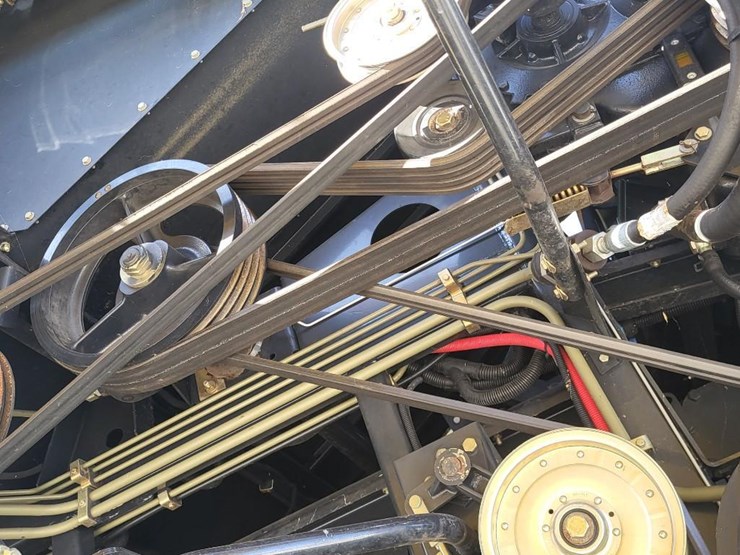 new-holland-cr9040-image-24