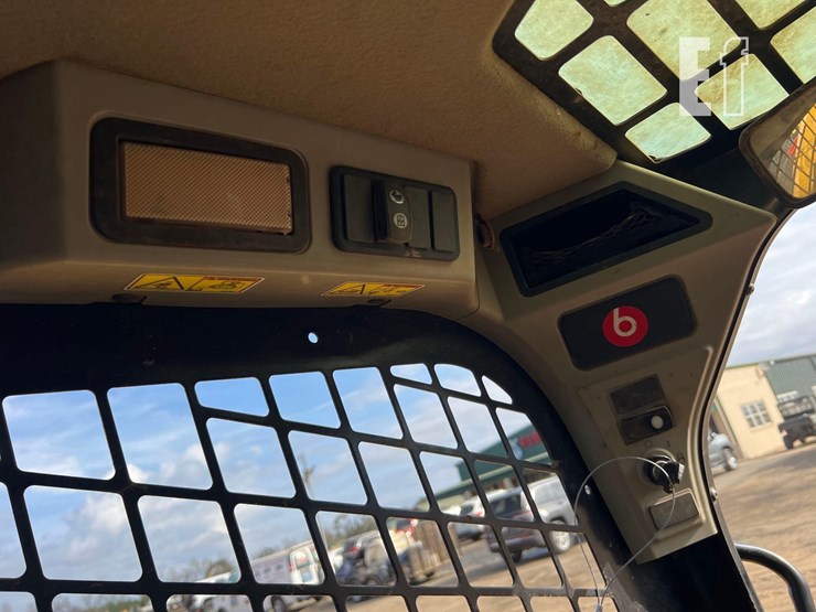 2017-caterpillar-259d-image-31