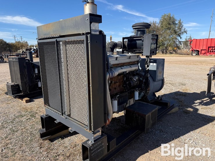 marathon-magnaplus-200kw-skid-mounted-diesel-generator-image-3