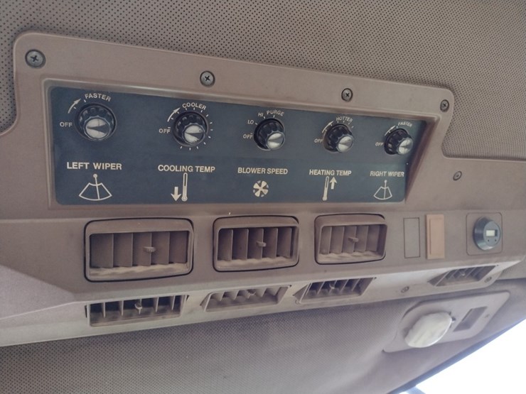 john-deere-2950-image-10