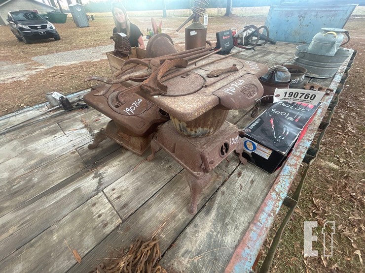 (2)-case-iron-pot-bellie-stoves-image-2