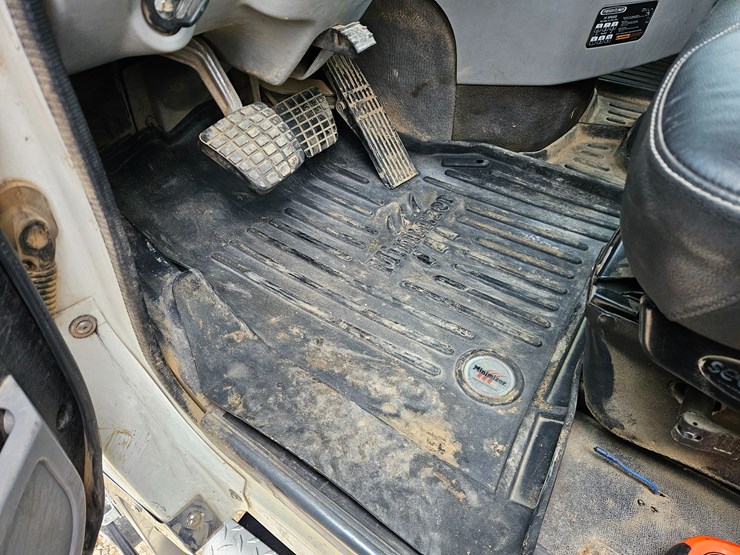 freightliner-122sd-image-75