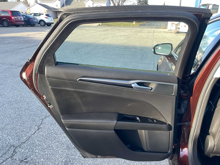 #1388-•-2015-ford-fusion-(has-wi-title)-(of)-image-60