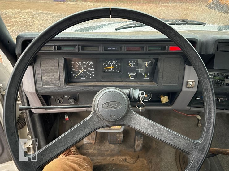 ford-f700-image-10
