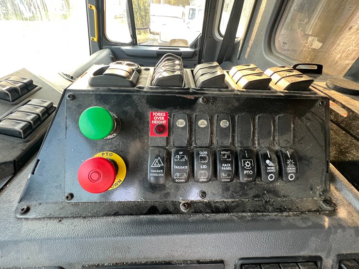 peterbilt-520-image-80