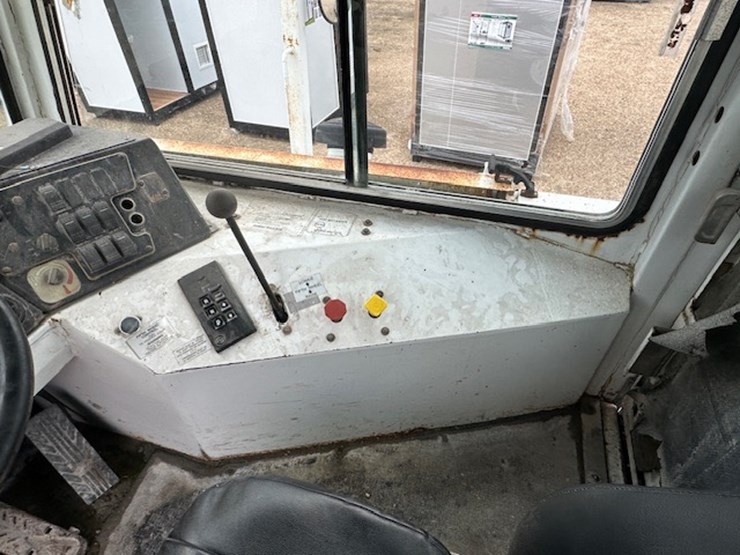 2004-capacity-tj7000-image-32