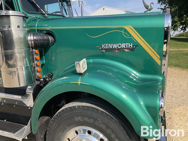 kenworth-w900-image-15