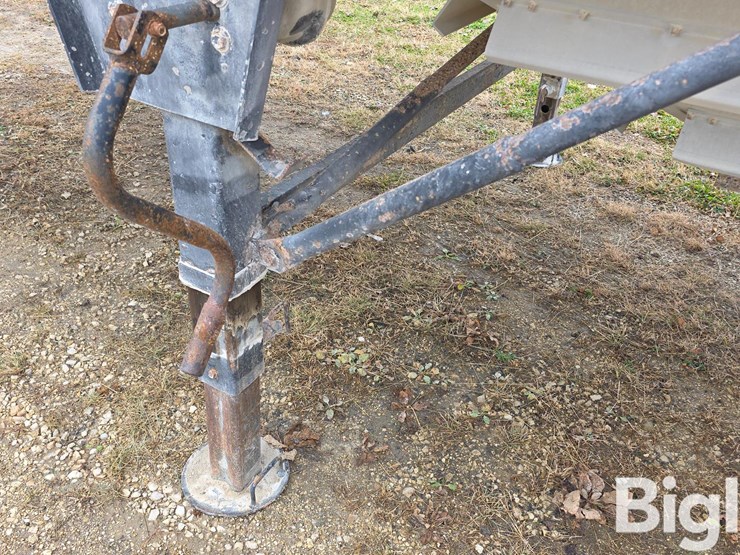 neville-trailer-image-15