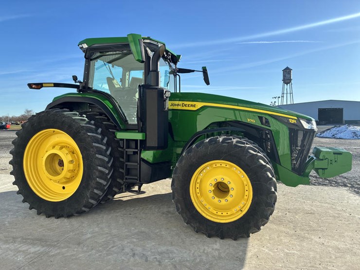 john-deere-8r-370-image-11