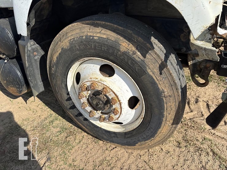 mack-t/a-dump-truck-image-12