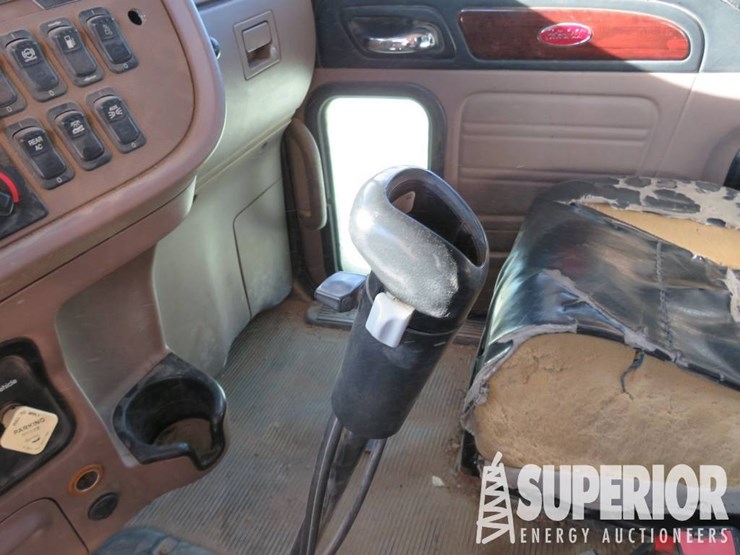 2014-peterbilt-388-image-14