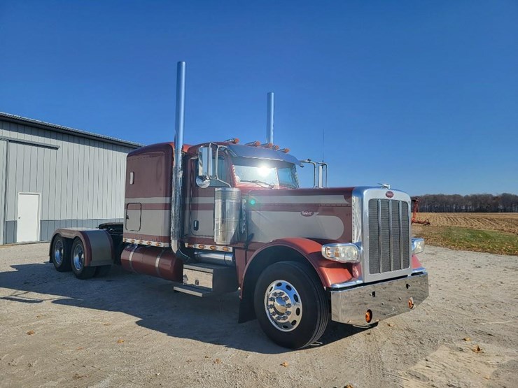 peterbilt-389-image-7