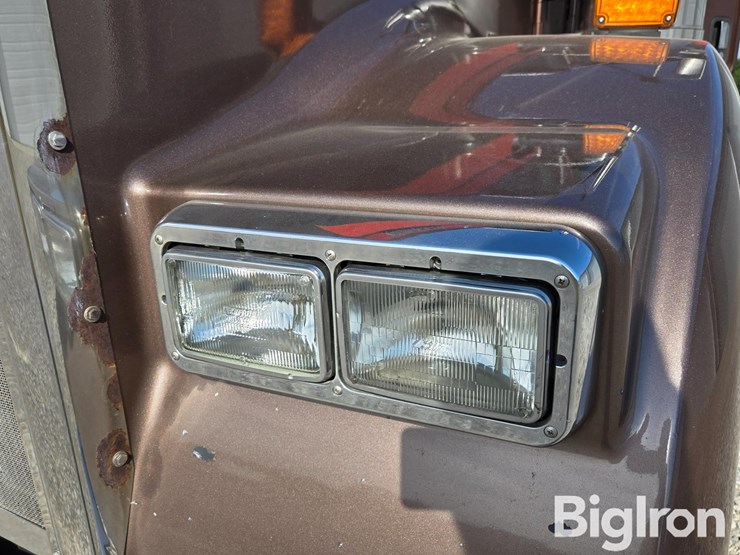 2013-kenworth-w900-image-12