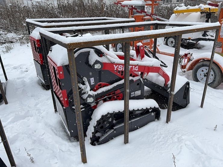 new-agt-ysrt14-mini-track-loader-image-5