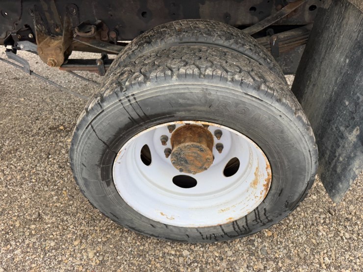 2022-ford-f550-image-14