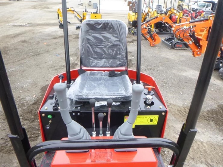 2025-vicsec-vc13-hydraulic-excavator-image-19