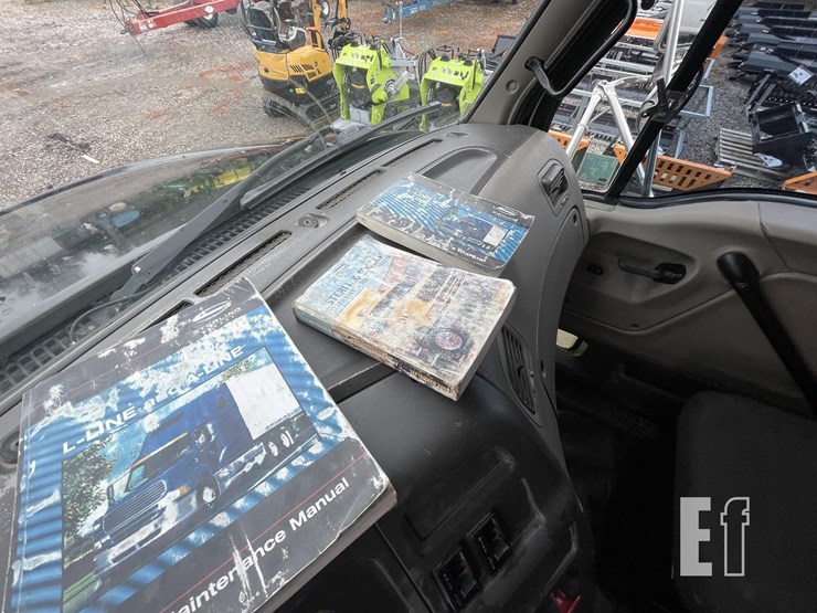 2006-sterling-l8500-image-15