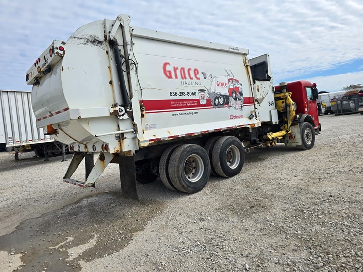 2003-peterbilt-320-image-28