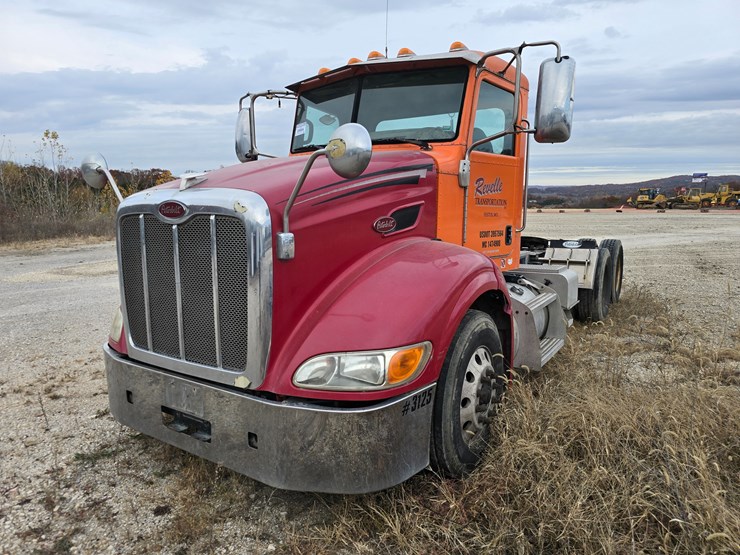 2012-peterbilt-384-image-1