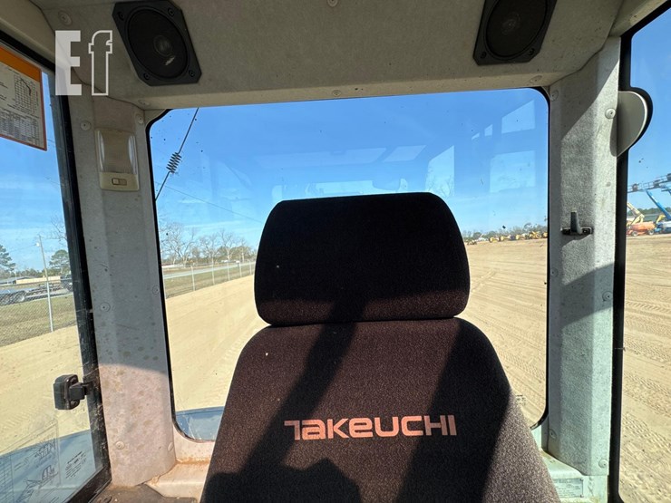 2020-takeuchi-tb260-image-38