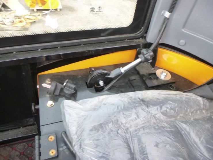 2025-vicsec-vc13c-hydraulic-excavator-image-23