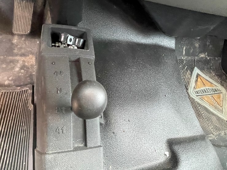 2013-chevrolet-1500-image-43