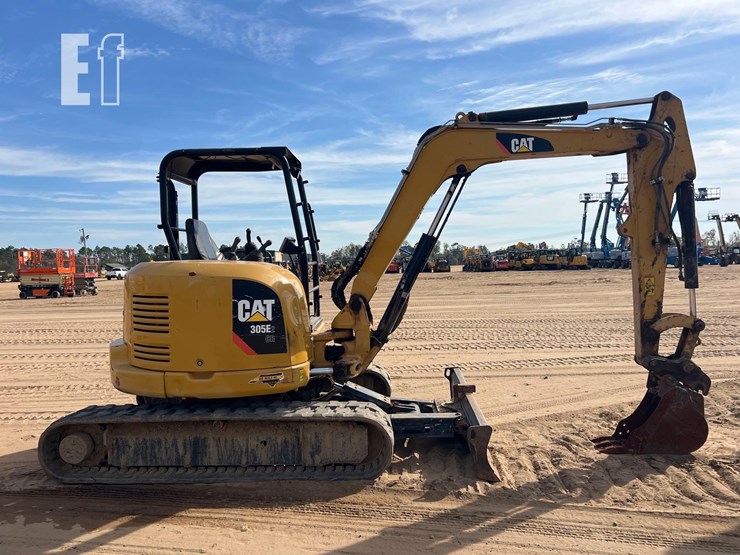 caterpillar-305e2-cr-image-5