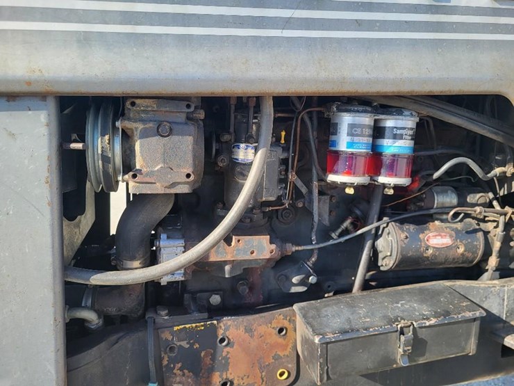 white-2-105-image-17