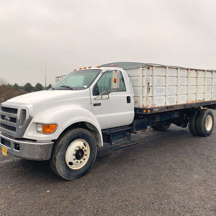 2006 FORD F750