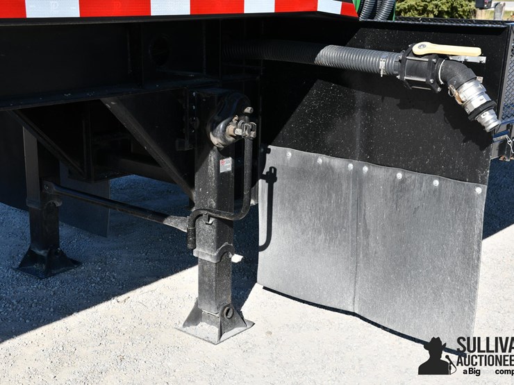 2022-j-d-skiles-pit-stop-tri/a-sprayer-trailer-image-15