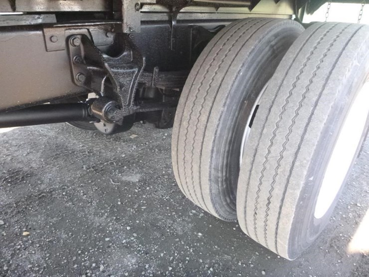 2013-ford-f650-image-22