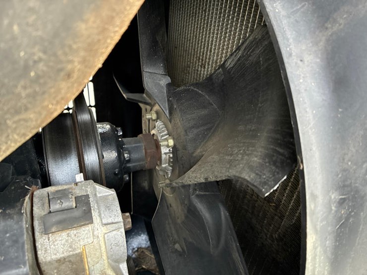 case-ih-mxu130-image-41