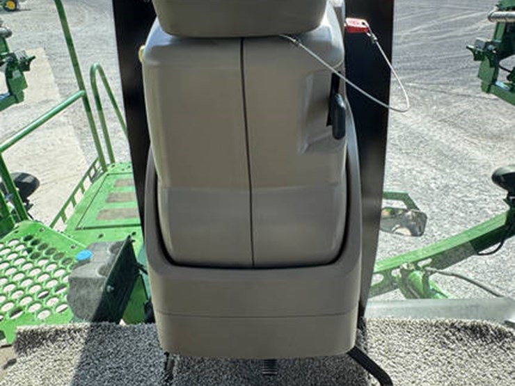 john-deere-r4038-image-74