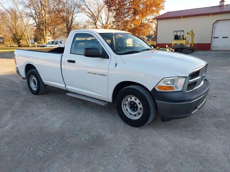 2011-dodge-1500-image-3