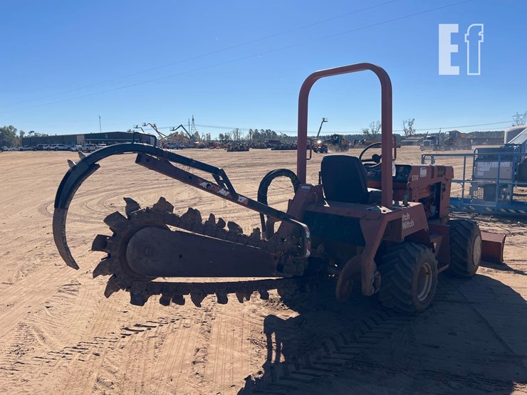 2004-ditch-witch-3700-image-4