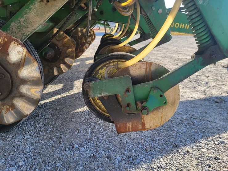john-deere-7200-image-15
