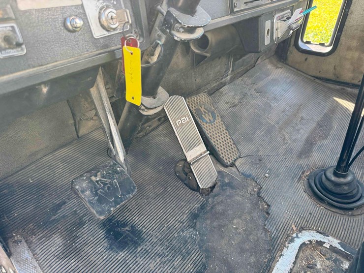 1992-kenworth-t400-image-9