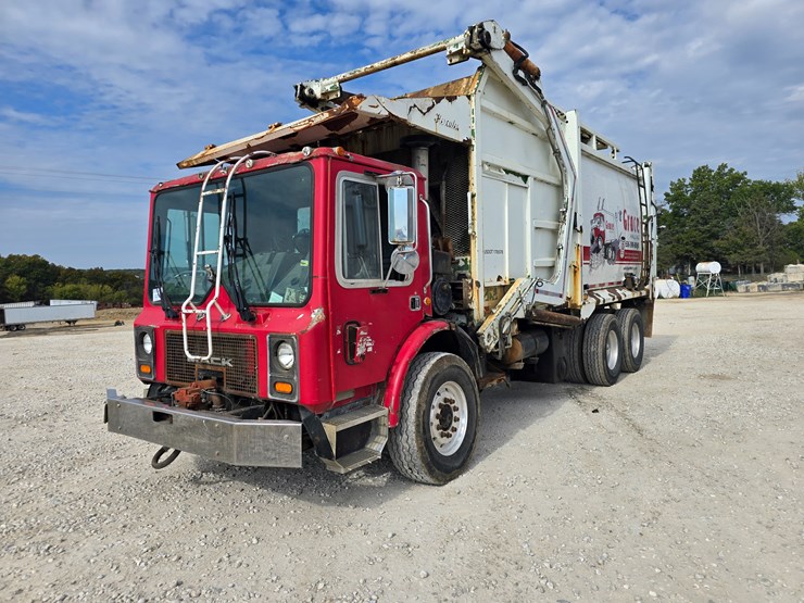 1996-mack-mr688s-image-3