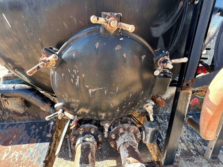 1996-freightliner-bobtail-water-truck-image-27