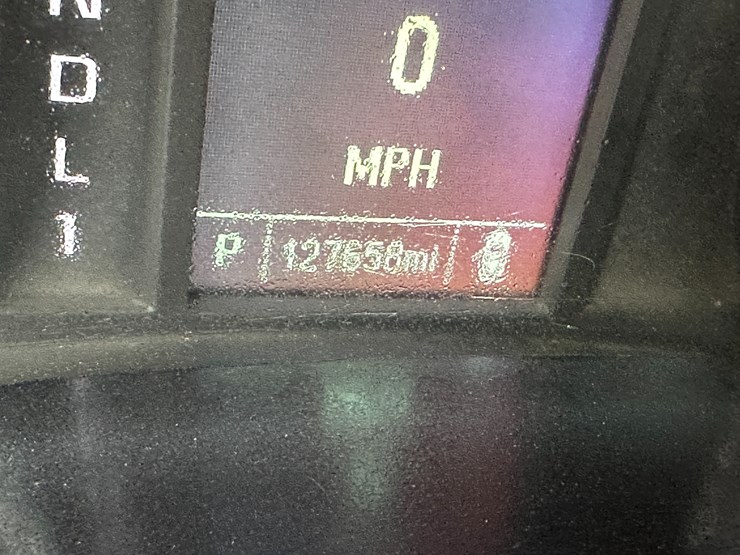 2017-chevrolet-3500hd-image-30