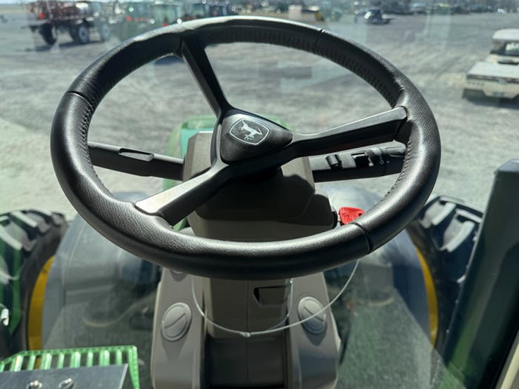 john-deere-8r-370-image-37