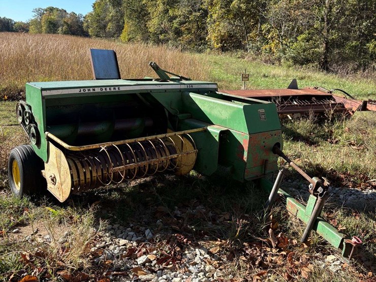 john-deere-336-image-1