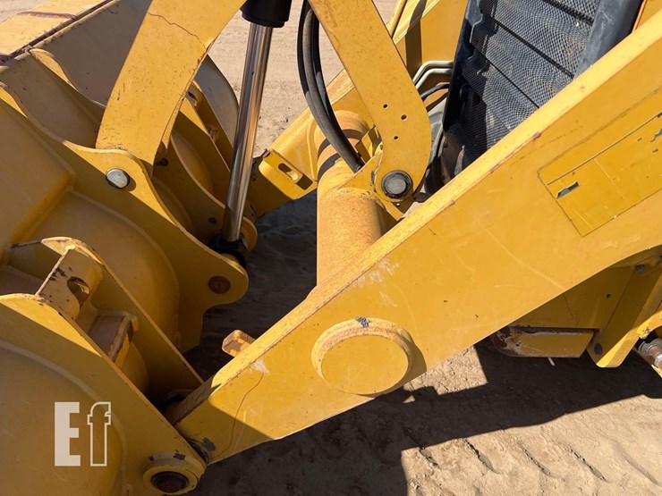 2016-caterpillar-415f2-image-16