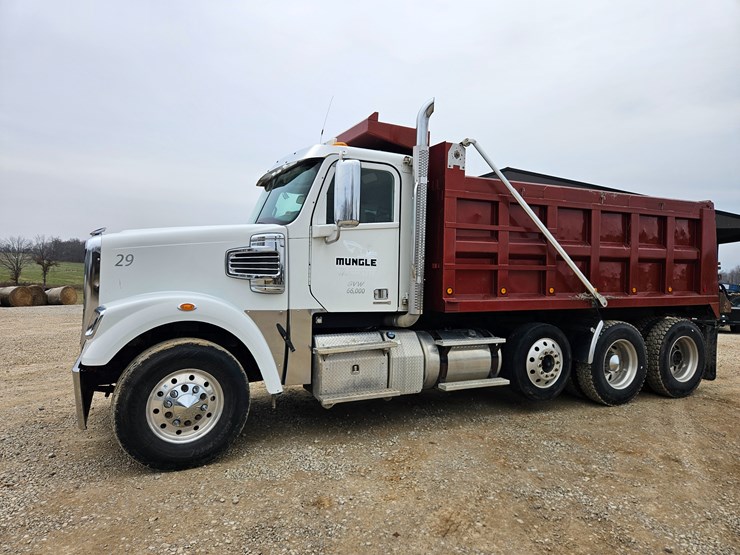 freightliner-122sd-image-5