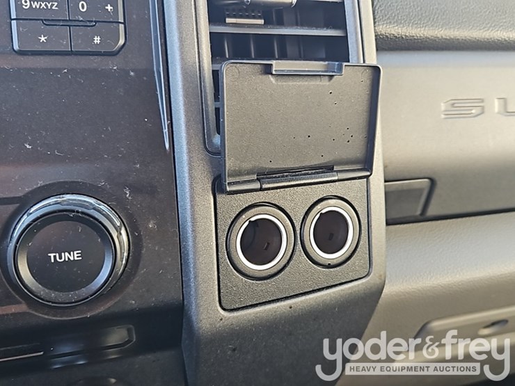 ford-f350-xl-image-40