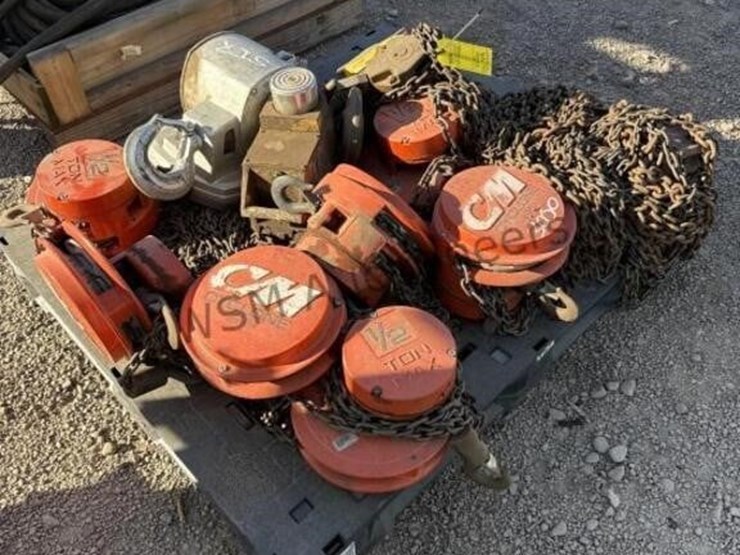 pallet-of-asst-chain-hoists-image-4