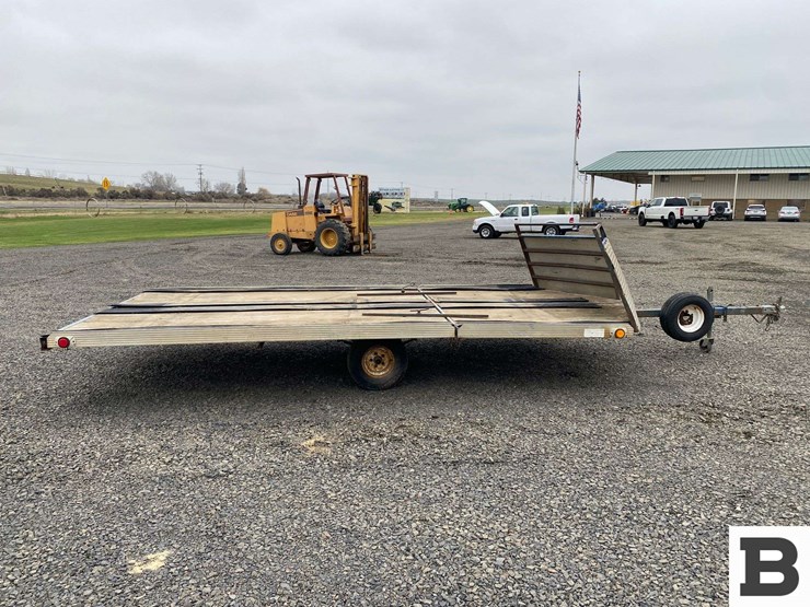 1995-trail-aire-utility-trailer-image-6