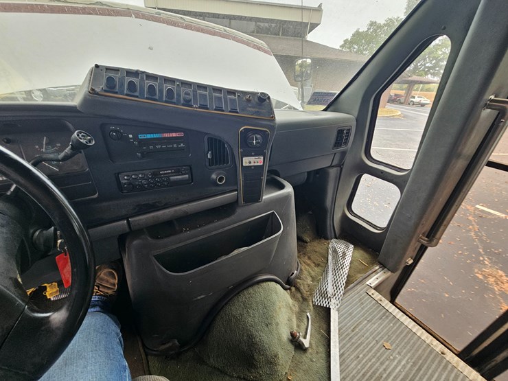 #21244-•-1996-ford-econoline-shuttle-bus-(non-runner)-image-21