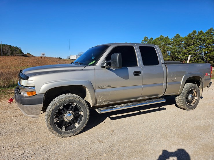 chevrolet-silverado-2500-image-4